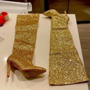 Just in time for Christmas/New Year’s eve Beautiful gold boots